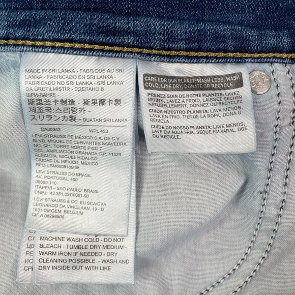 Levi’s Curvy Skinny Distressed Jeans Medium Wash Size 32 - Picture 5 of 11